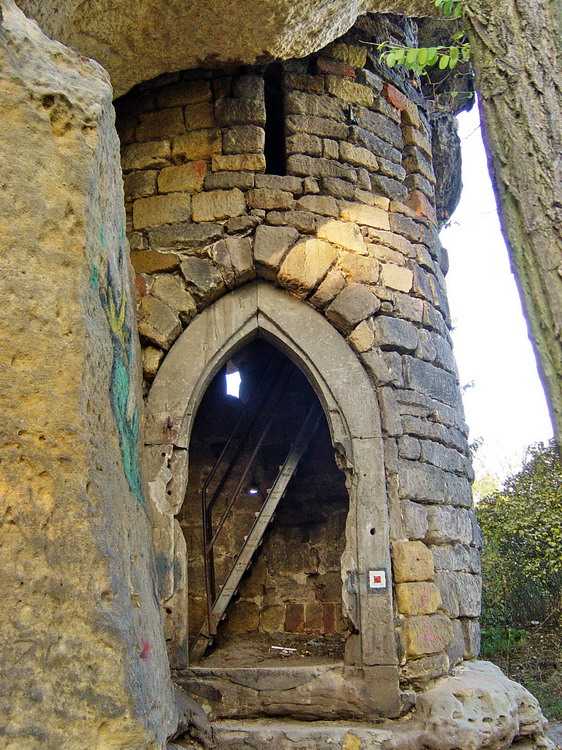 Jestřebí Skalní hrad 01